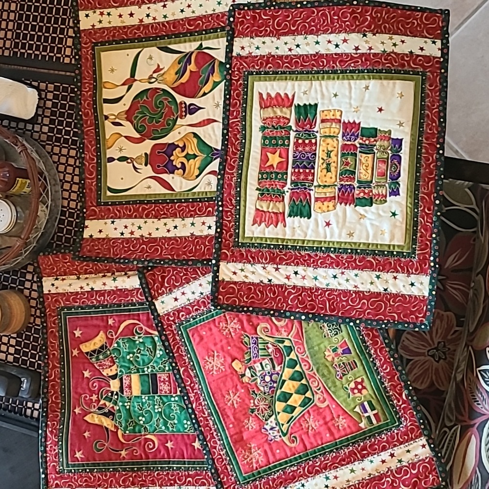 Folk Art Christmas Placemats NWOT set/4 Boho Holiday Dining Decor